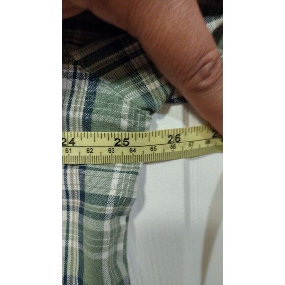 Wrangler Men's green blend plaid short sleeve collard button down - Picture 4 of 5